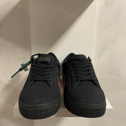 Off-White Vulc Low Black White Arrow (Pronta Entrega)