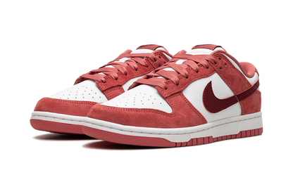 Nike Dunk Low Valentine's Day (2024)